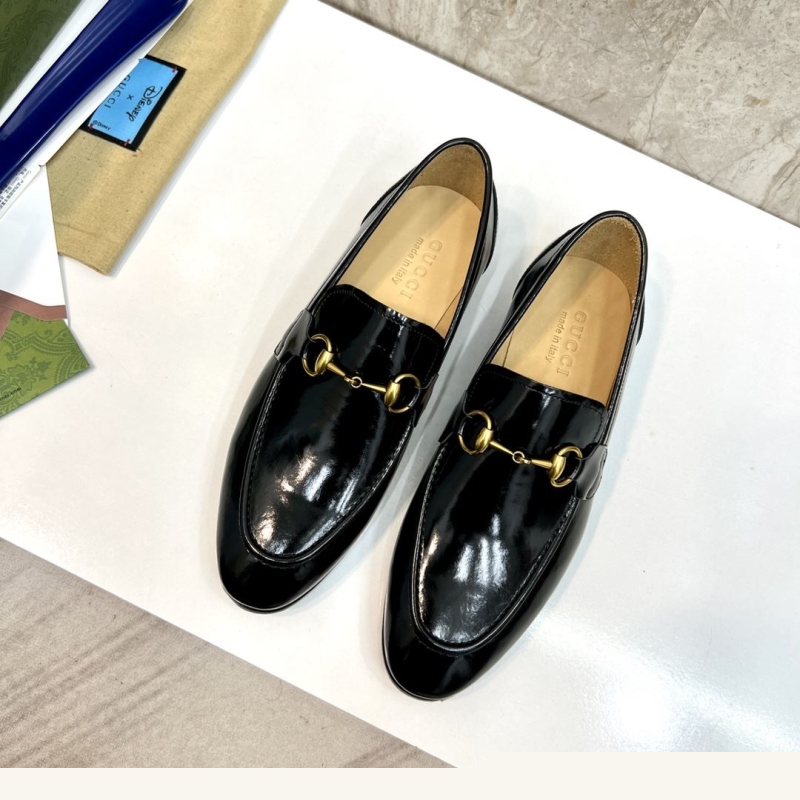 G*u*i leather shoes